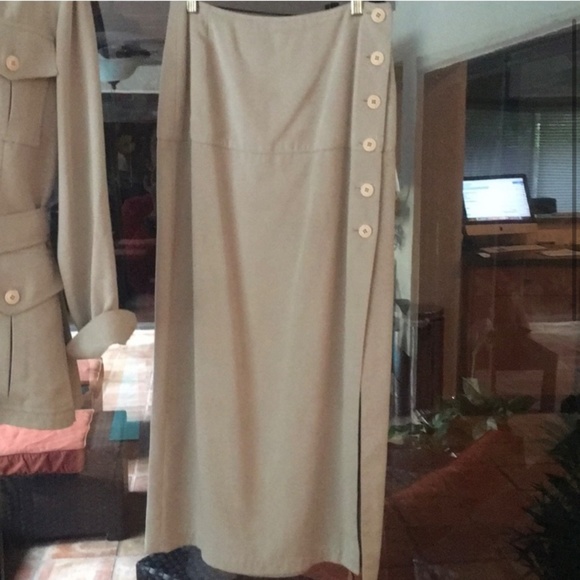 Infinitif beige suede-like outfit - Picture 2 of 6